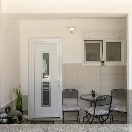Apartments Tina Stinjan Pula Exterior photo