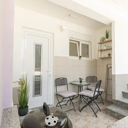 Apartments Tina Stinjan Pula Exterior photo