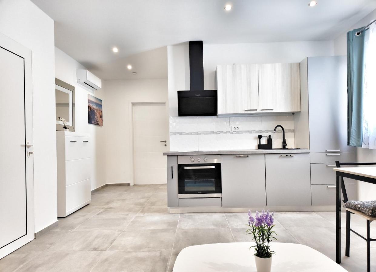 Apartment Tina Stinjan *
