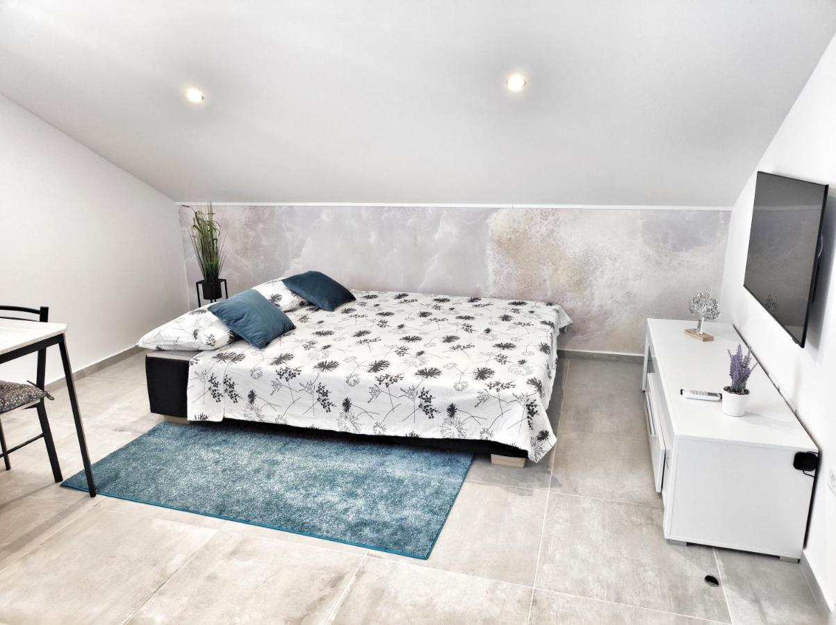 Tina Stinjan Apartment *